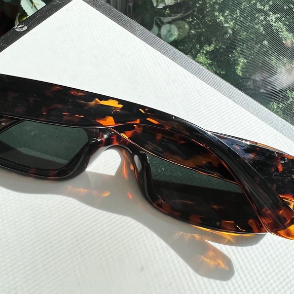 Sunglasses - Picture 4 of 4